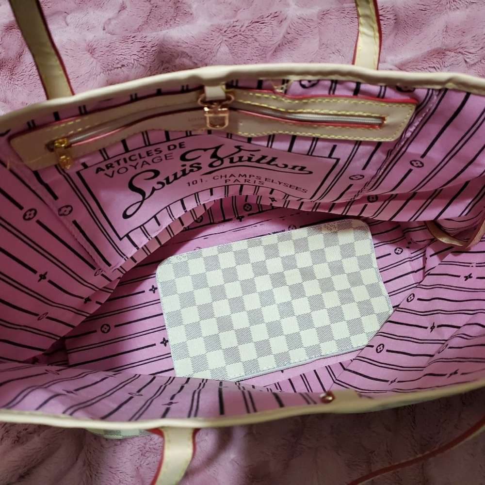 Purse - Picture 3 of 3